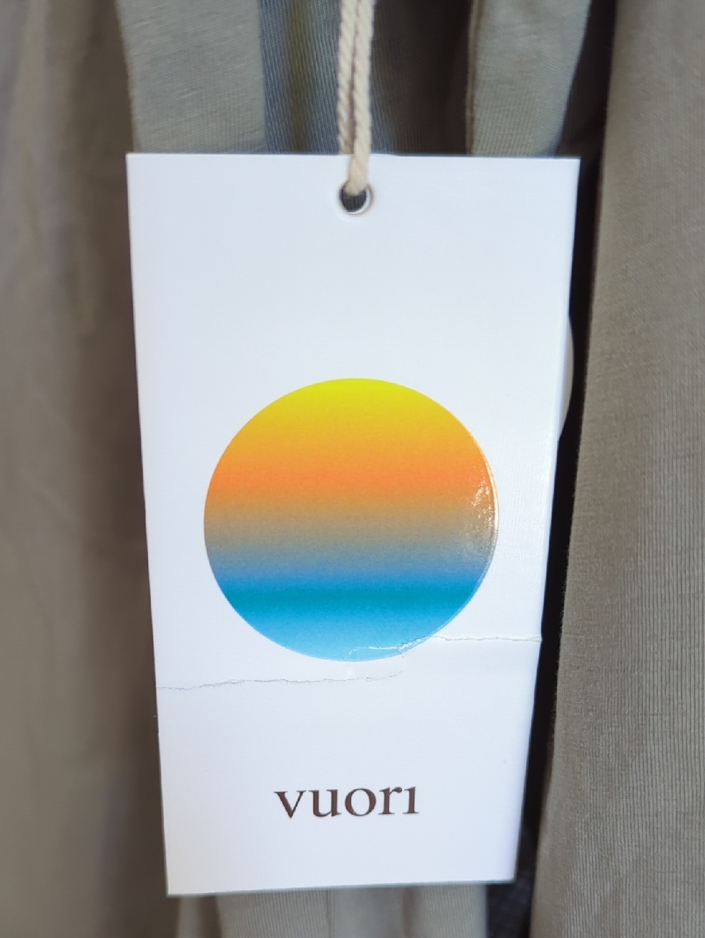 Vuori Sage Green Long Sleeve Feather Tee NWT - Picture 7 of 9